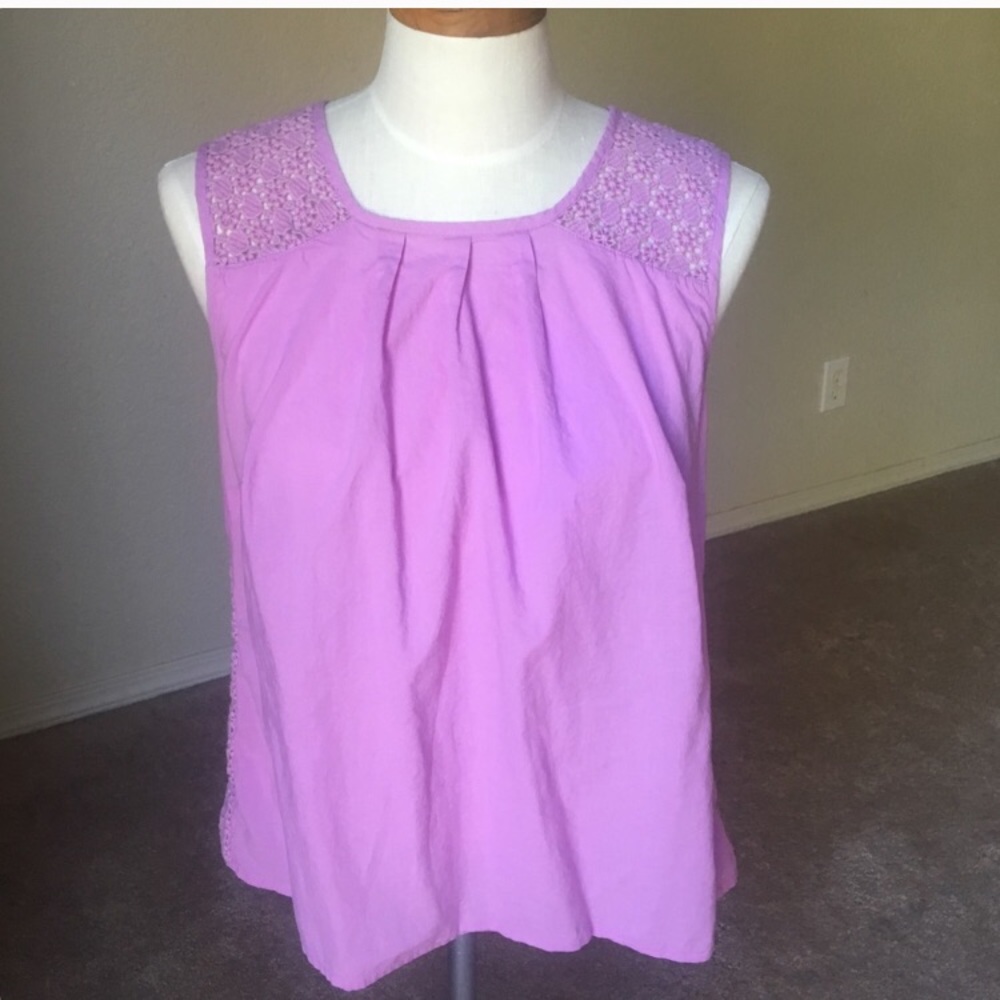Adorable Boden lavender casual top